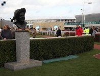 V Irsku začíná Dublin Racing Festival, přesunutý Cotswold Chase se poběží v Sandownu